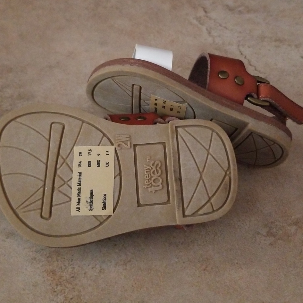 Baby sandals nwt - Picture 3 of 3